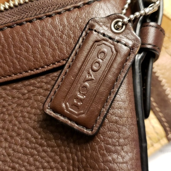 Coach Handbags - 🌹Brown 100% Genuine Leather COACH Purse